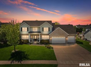 5472 Judge Rd, Bettendorf, IA 52722