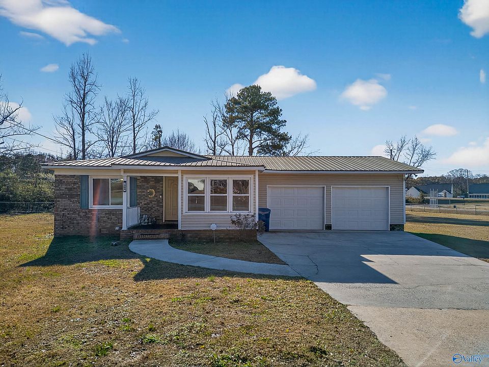 1st image of 1600 Parker Ln