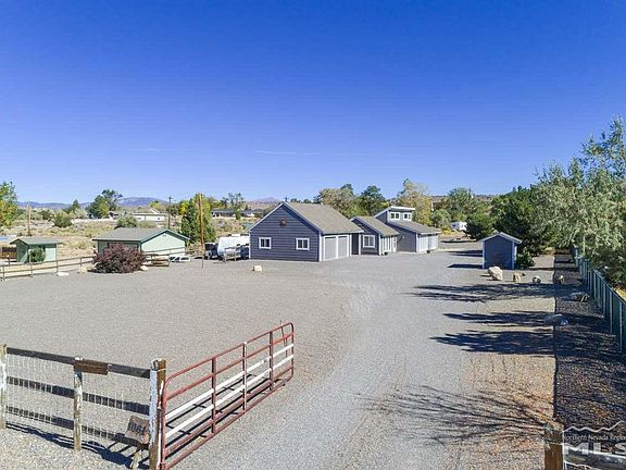 2nd image of 1061 Arroyo Dr