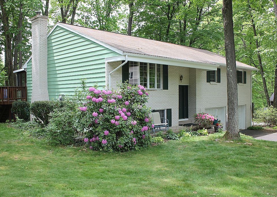 1st image of 236 Oakley Dr