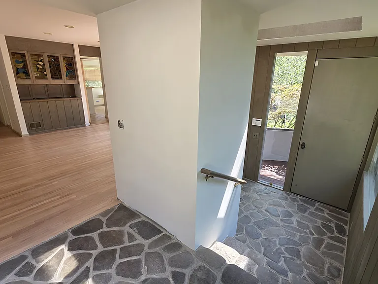 237 N Almenar Dr — Photo 7