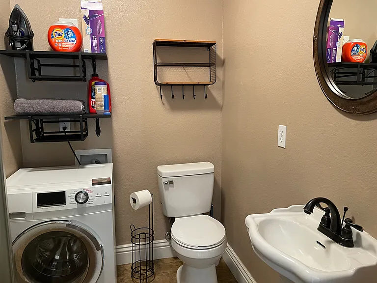 7241 Lake Farm Ave #B — Photo 12