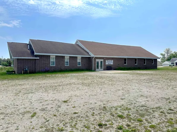 813 Arbutus Ave, Manistique, MI 49854