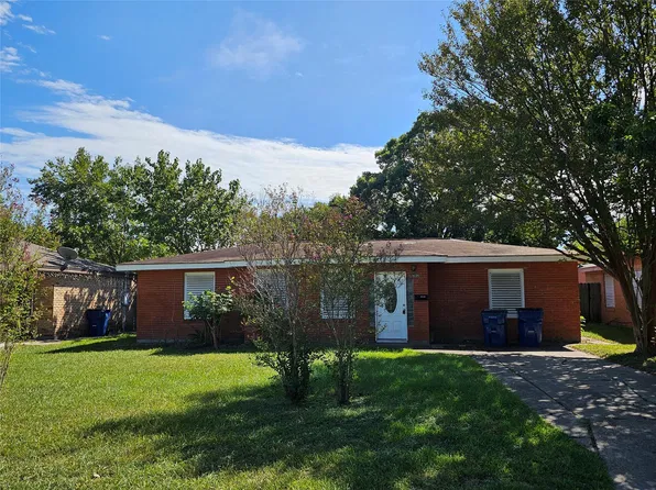 1909 2nd Ave N, Texas City, TX 77590