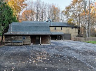16545 Auburn Rd, Chagrin Falls, OH 44023