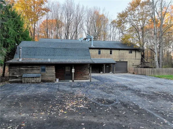 16545 Auburn Rd, Chagrin Falls, OH 44023