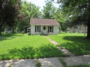 110 E Main St, Olin, IA 52320