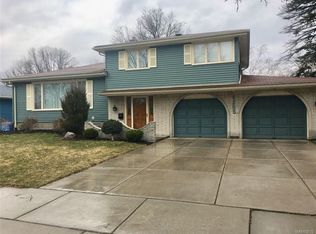 1285 Brookfield Dr, North Tonawanda, NY 14120