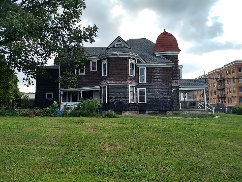Building Photo 3