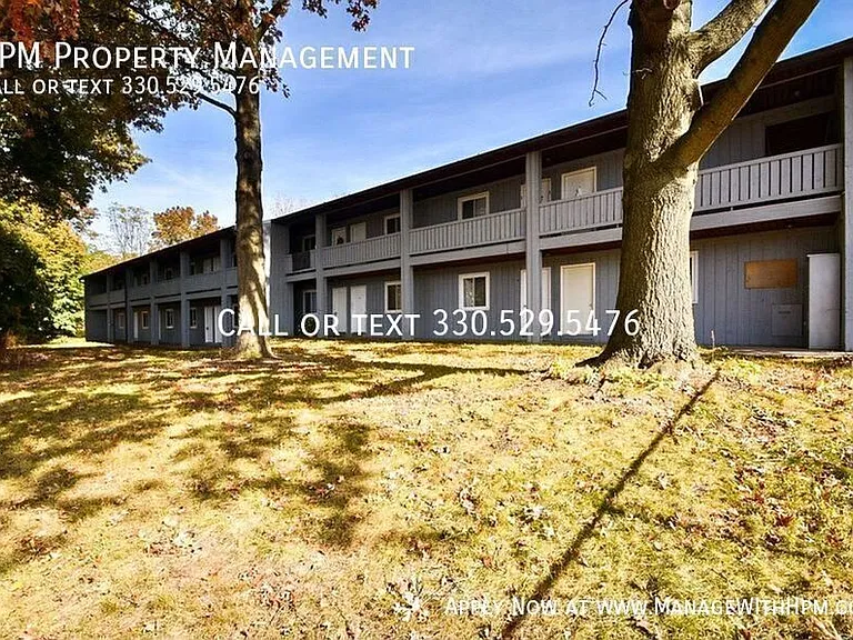 82 1st St SE #11 — Photo 2