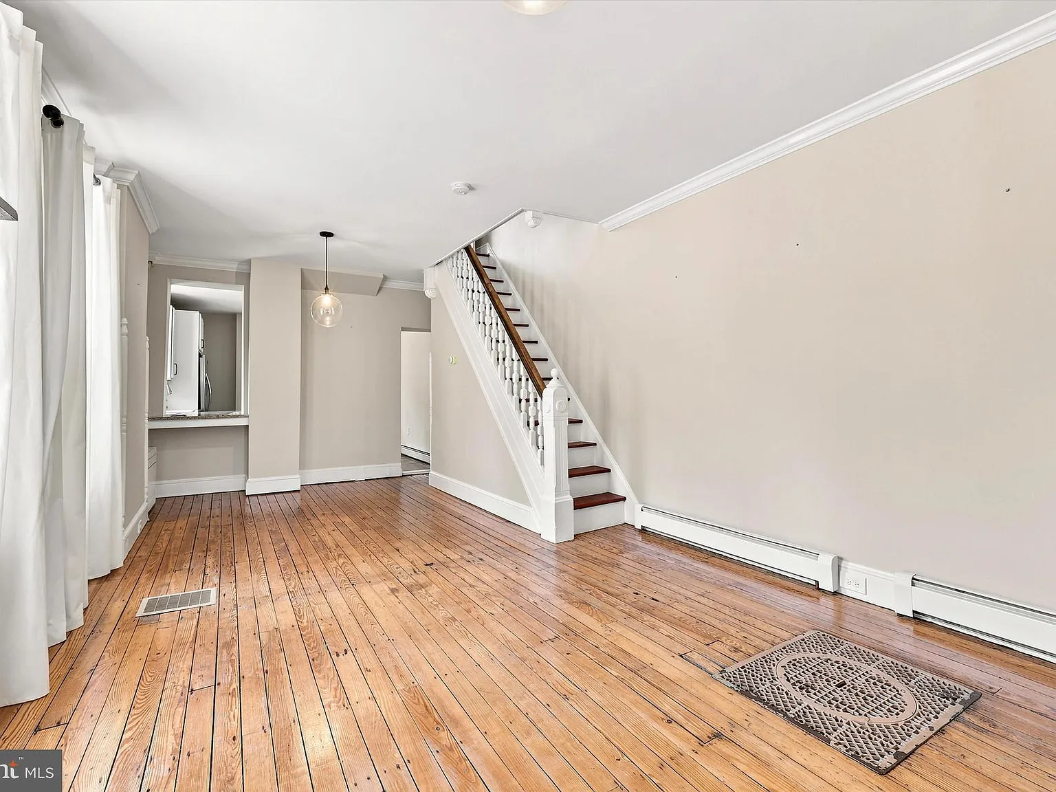 3 bed, 1725 sqft, $3,250 — Photo 4