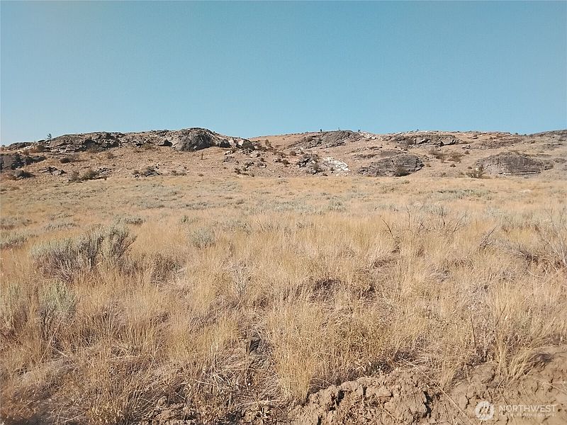 4th image of 6 Painted Rock Road
