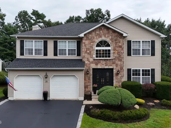25 Sun Hollow Road, Howell, NJ 07731