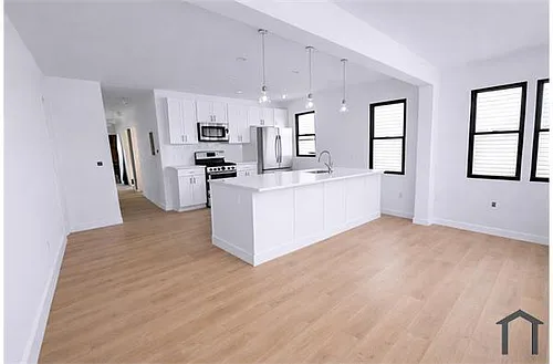289 Simonson Ave Photo 1