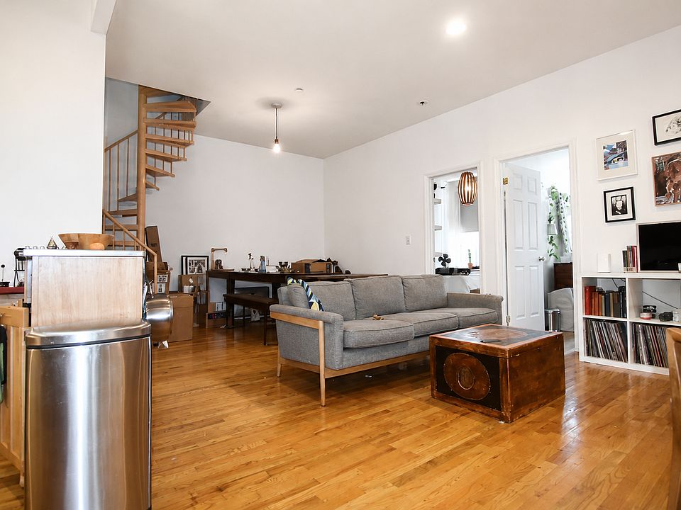 1st image of 82 Devoe St APT 4F