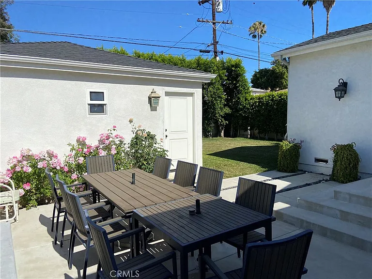 4470 Stansbury Ave — Photo 50