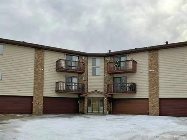 1212 Unique Dr APT 201, Rugby, ND 58368