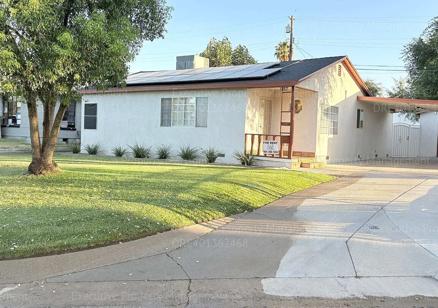 3 Bedroom 2 bathroom house located near the Kern Medical Hospital, East Bakersfield High, and a s... — Photo 2