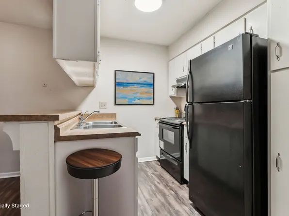 Royal Ridge Apartments