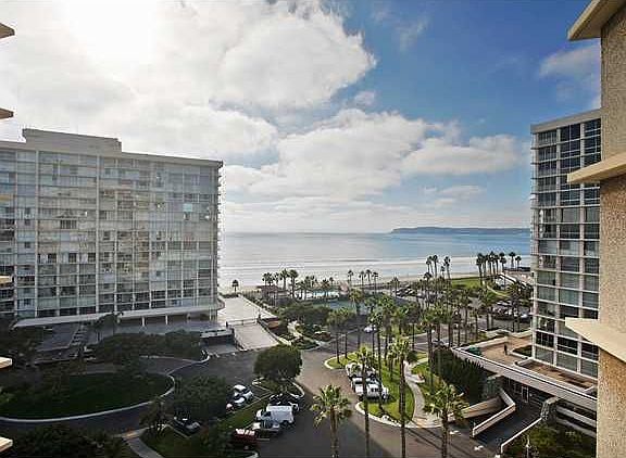 3rd image of 1820 Avenida Del Mundo Unit 910