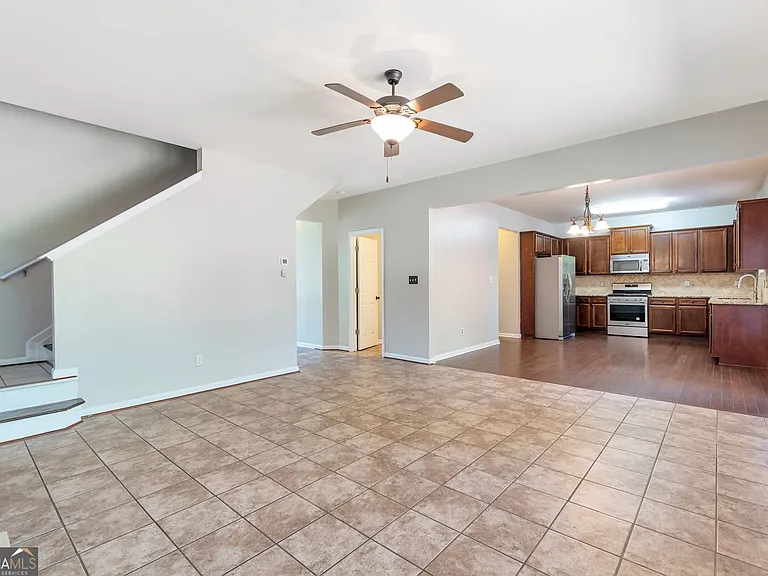 214 Farm Manor Ct — Photo 8