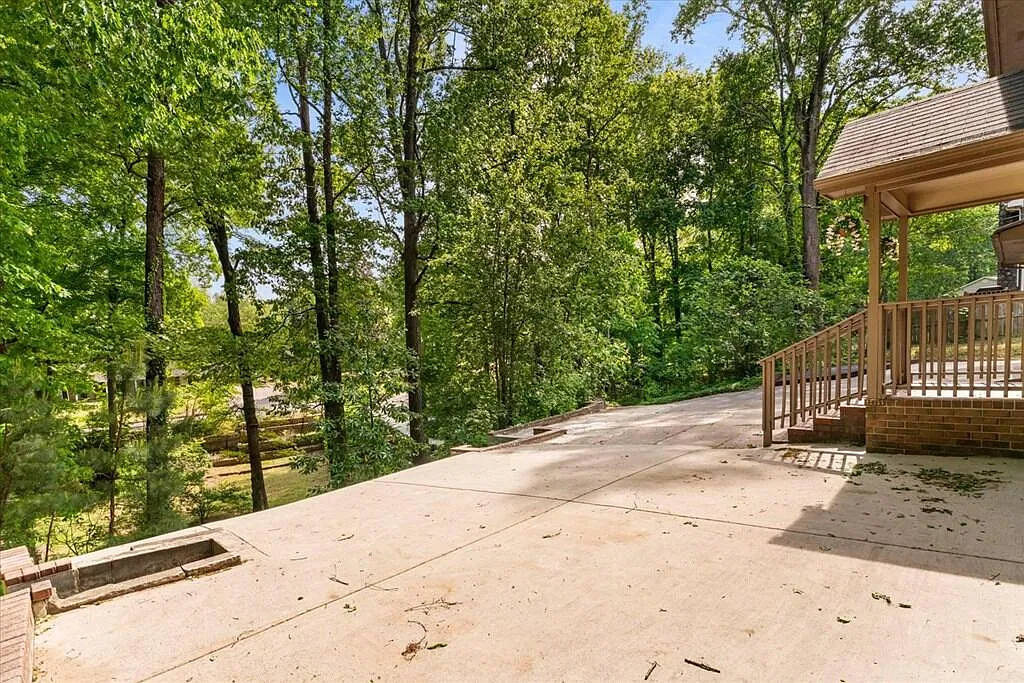 4 bed, 2464 sqft, $2,500 — Photo 4