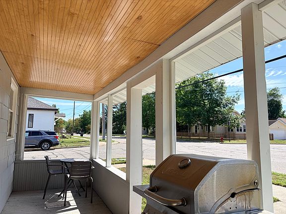 3rd image of 35 E Randall Ave
