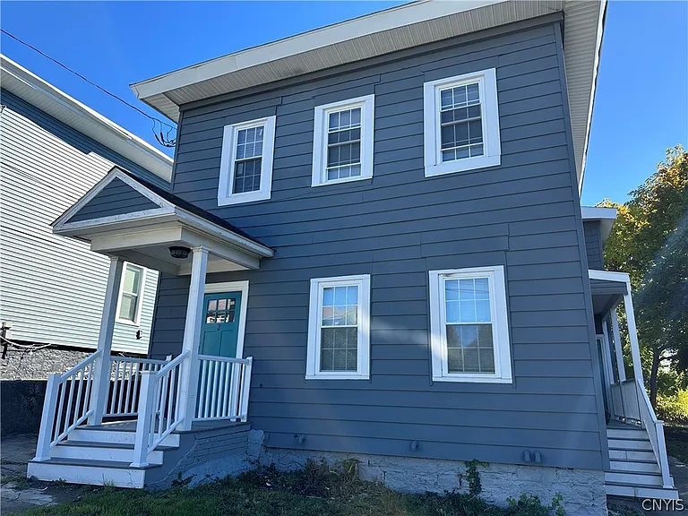 408 E Laurel St — Photo 1
