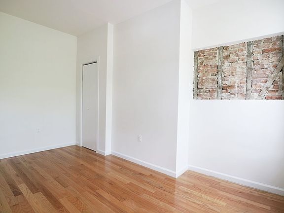 3rd image of 254 Menahan St APT 2