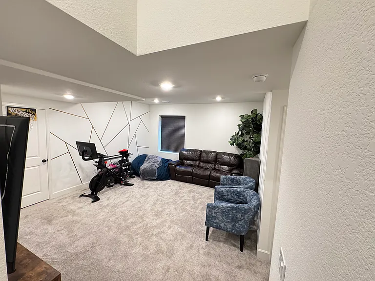 6109 Dayton St — Photo 36