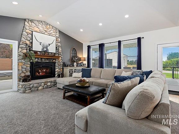 4th image of 483 Mahard Dr