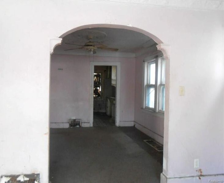 2nd image of 16146 Tuller St