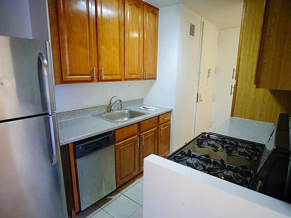 5th image of 410 St Nicholas Ave APT 17D