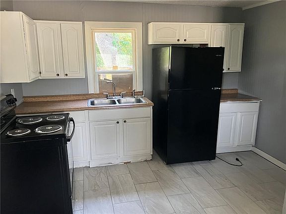 4th image of 7586 Prospect Ave
