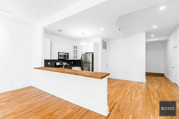 Rented by Bond New York | media 24