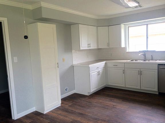 5th image of 2114 Matagorda Dr