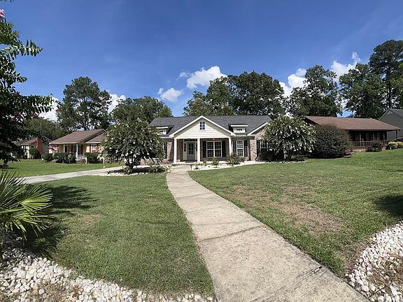 2nd image of 1324 Poinsett Dr.