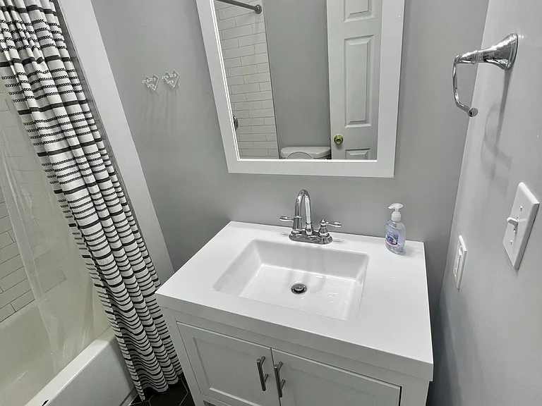 2142 Saint James Ave #1 — Photo 18