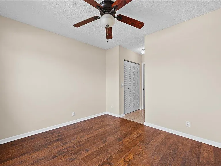 144 Deerfield Ct — Photo 19