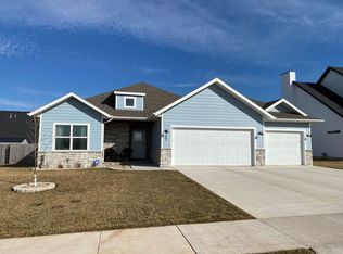 183 E Cowling Street, Republic, MO 65738