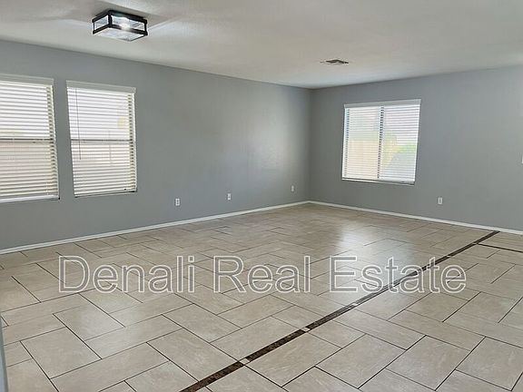 5th image of 2874 W Mineral Butte Dr