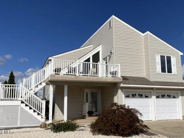104 Catherine Ln