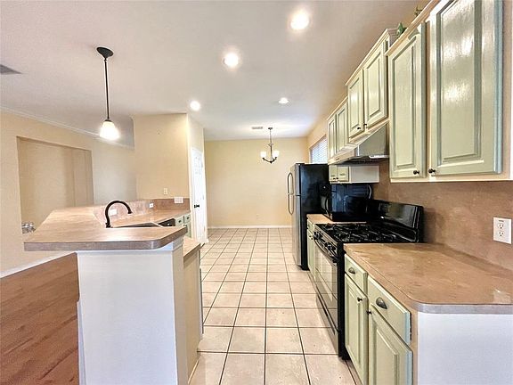4th image of 4639 Green Cottage Ln