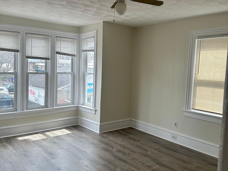 1st image of 120 Valley St APT 2