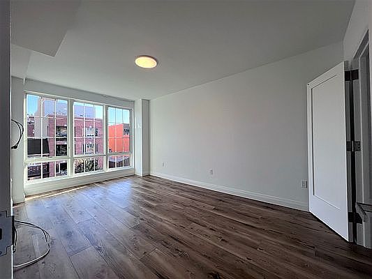 4th image of 23-29 30th Dr #4F