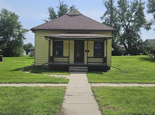 212 E Webster St, Osceola, IA 50213