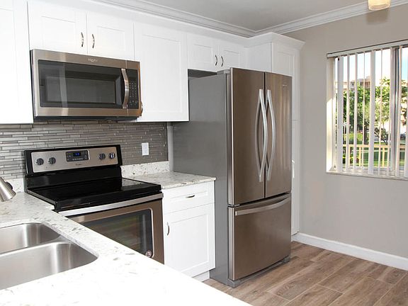 4th image of 7145 Huntington Ln APT 207