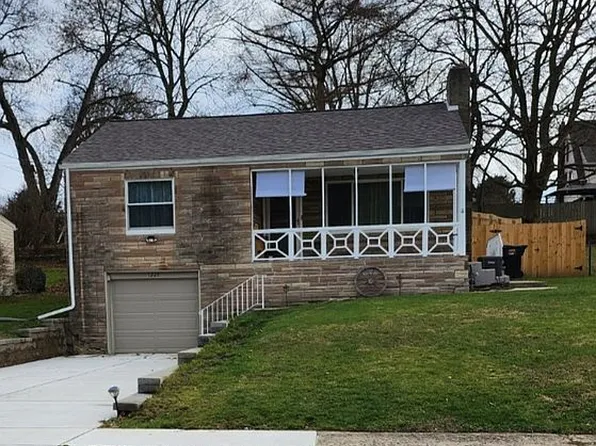 1325 Ohioview Dr, Industry, PA 15052