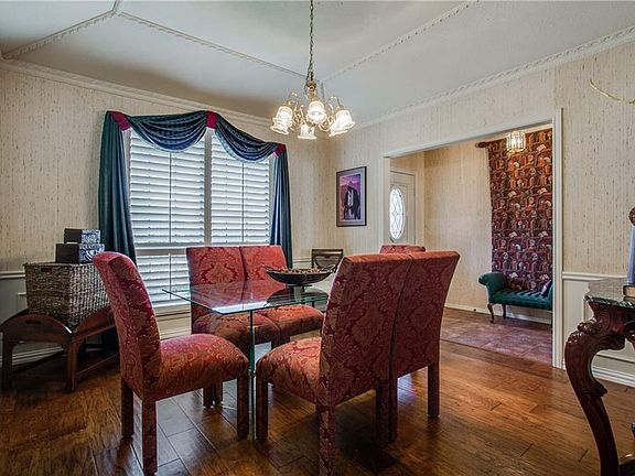 2nd image of 2412 Honeysuckle Dr