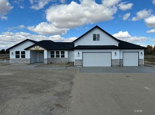 203 Viewcrest Dr, Spring Creek, NV 89815